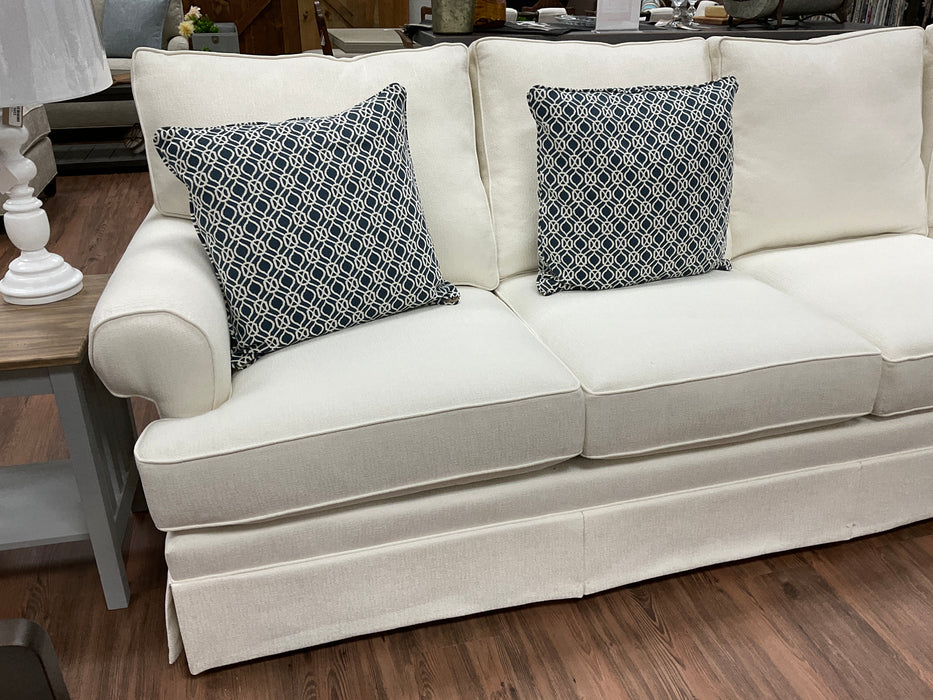 Wedge sectional - snow