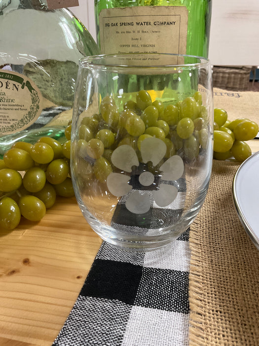 Etched flower stemless wine glass