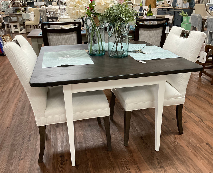 Grandville dining table - oak