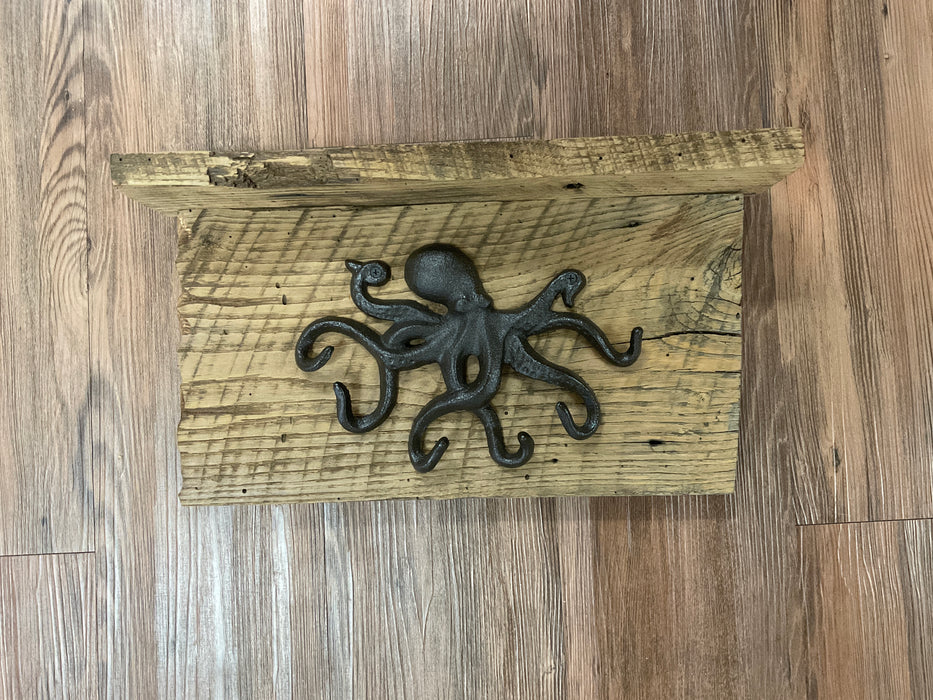 Rustic board with hooks