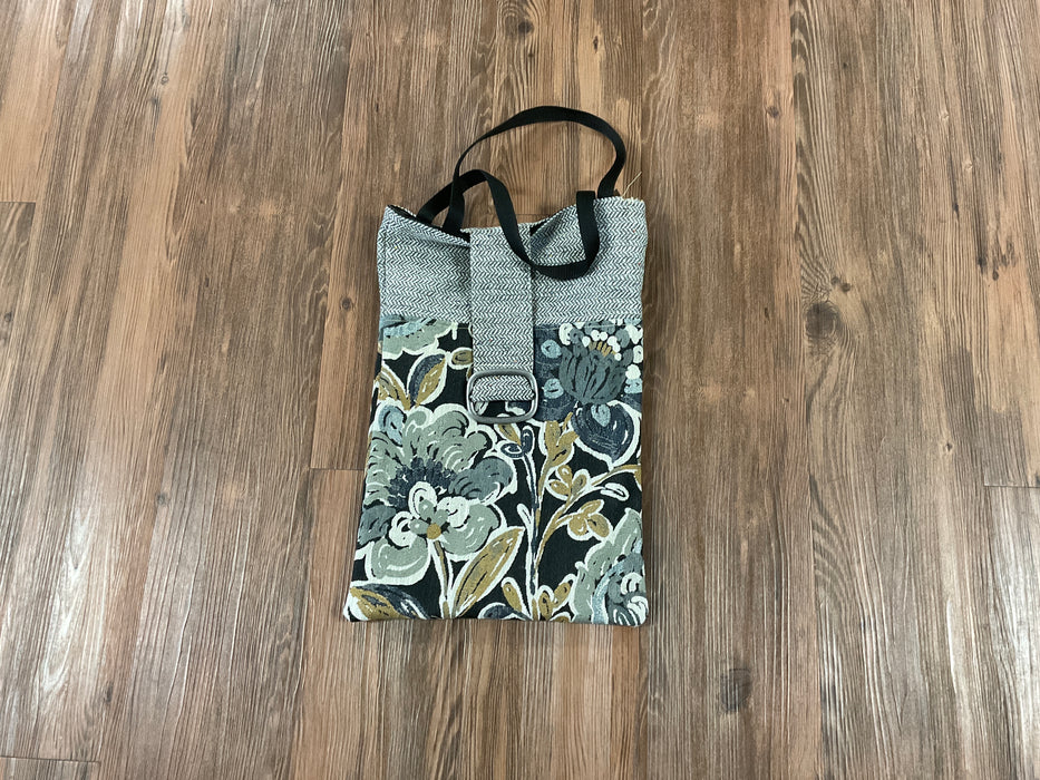 Market lined totes