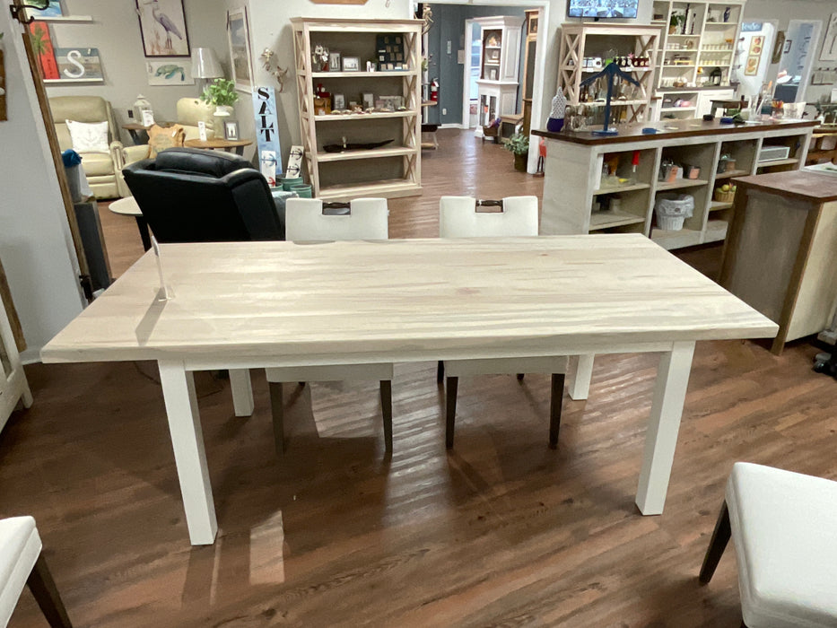 Clawson dining table - Maple