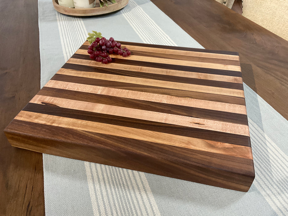 Cutting board - maple walnut