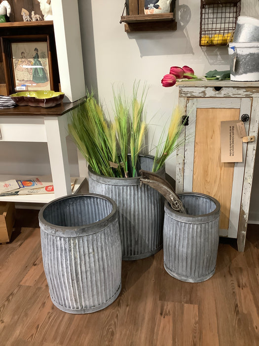 Corrugated metal planter