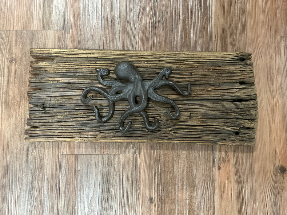 Rustic board with hooks