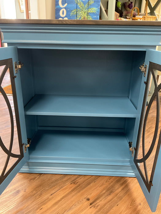 Saline Cabinet - Glass Inserts