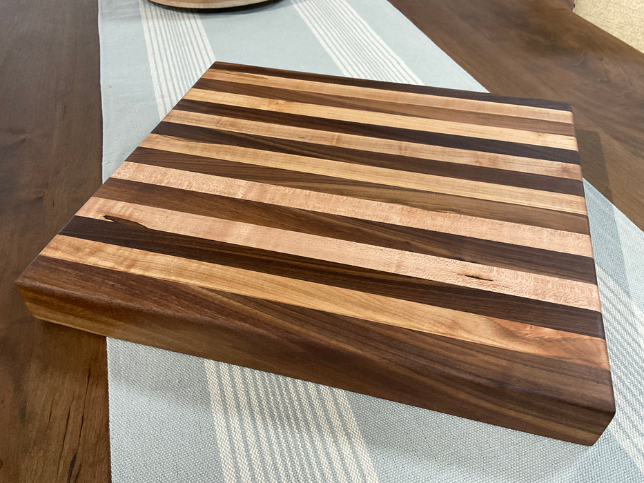 Cutting board - maple walnut