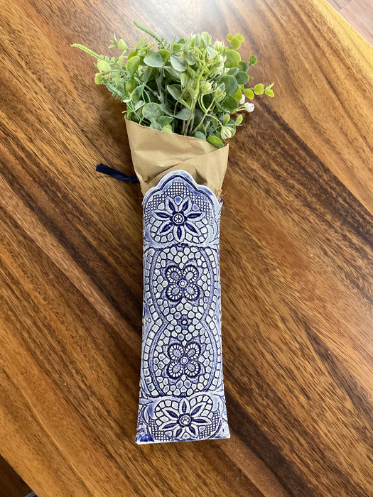 Bouquet holder wall pocket