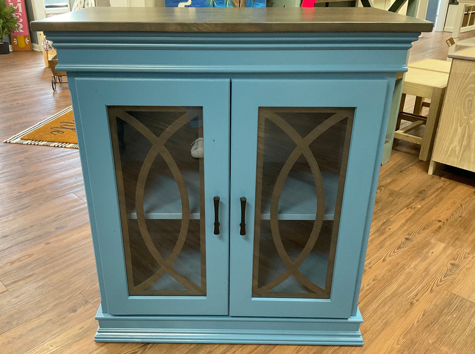 Saline Cabinet - Glass Inserts
