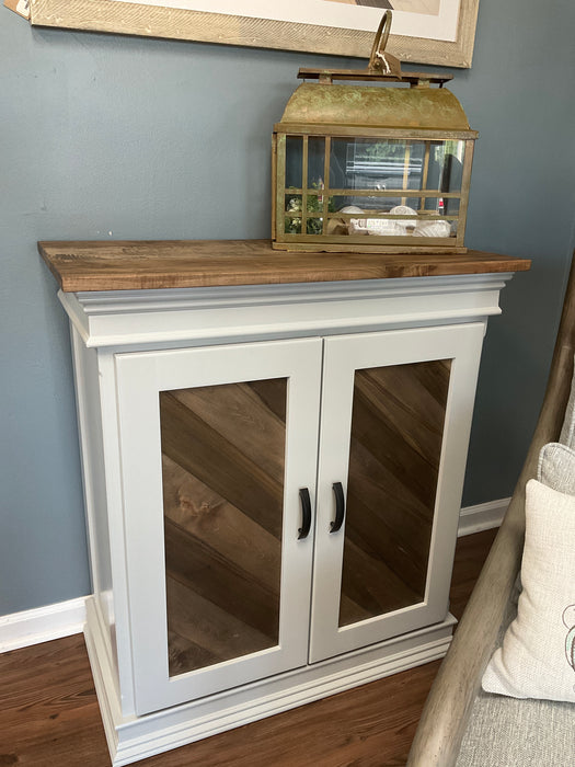 Saline Cabinet - Wood inserts