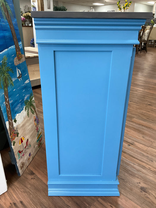 Saline Cabinet - Glass Inserts
