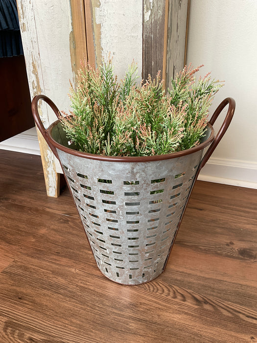 Olive garden bucket