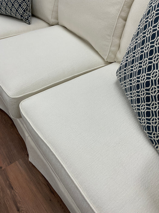 Wedge sectional - snow