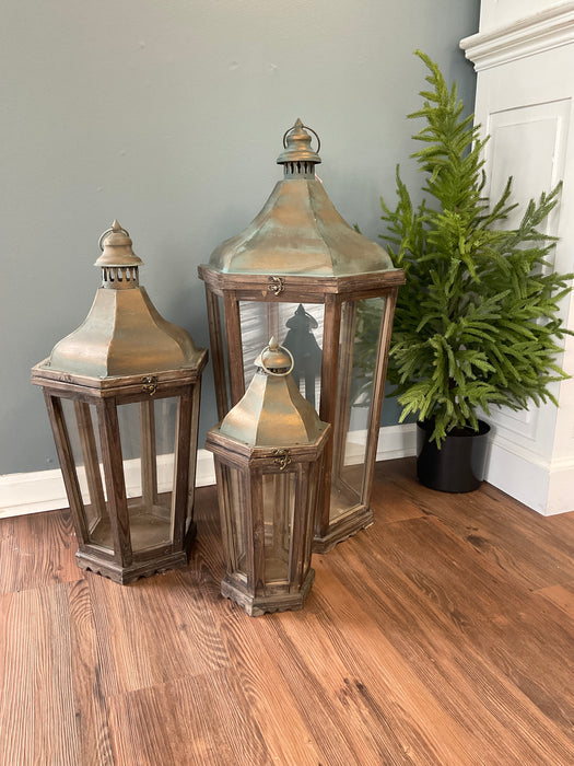Wood lantern - weathered dark
