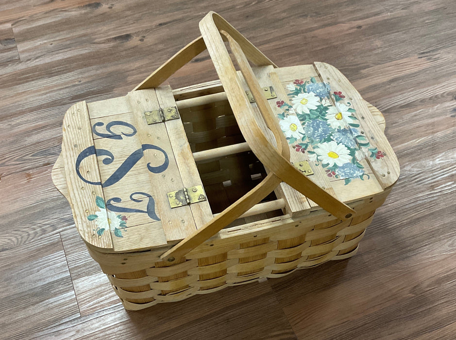 Picnic Basket w/handles