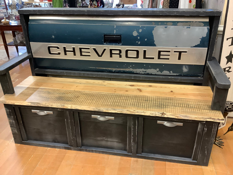 Tailgate bench