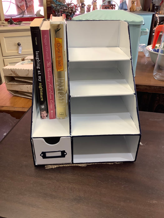 Metal desk organizer with 6 bins