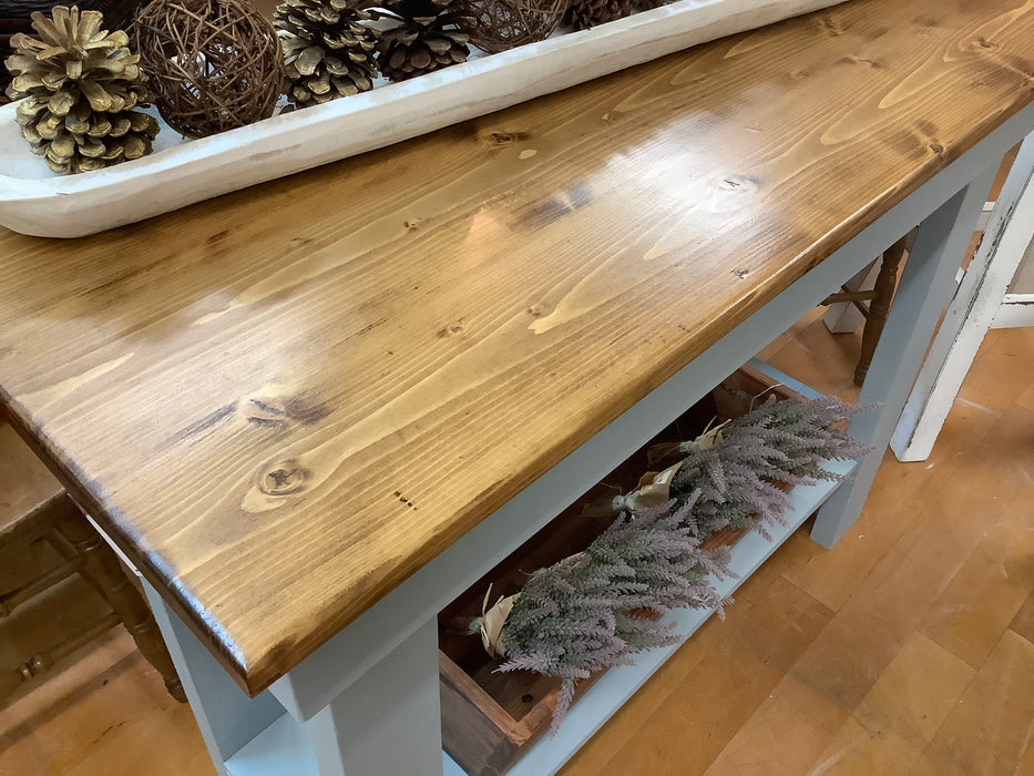 Beach blue console