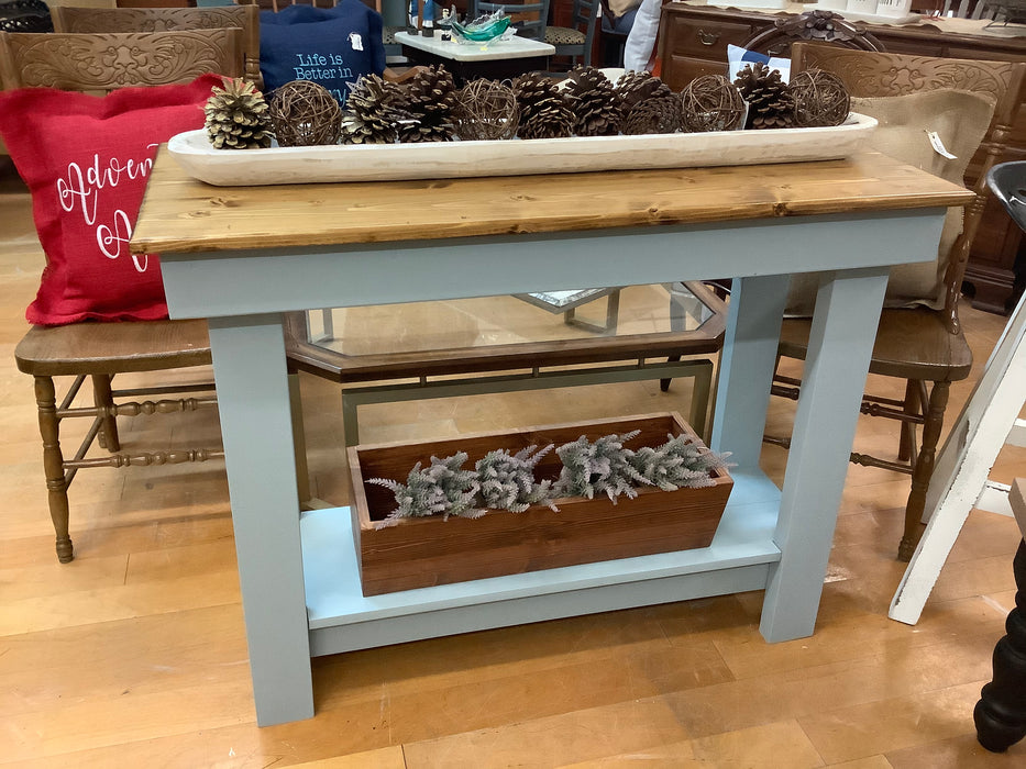 Beach blue console