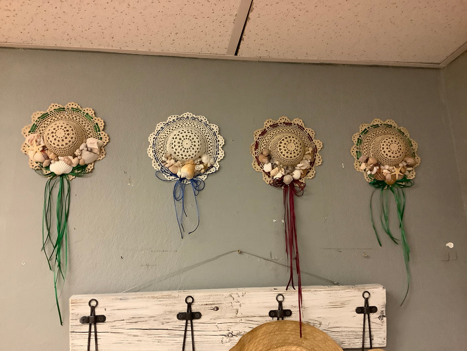Small Crochet hat with shells