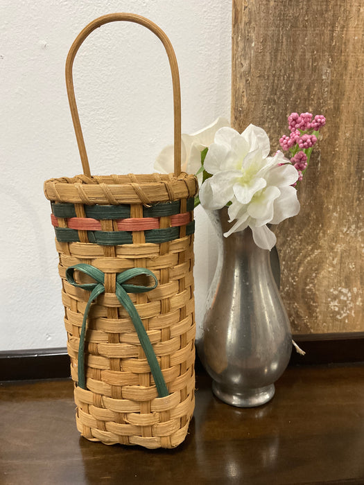 Small decorative basket