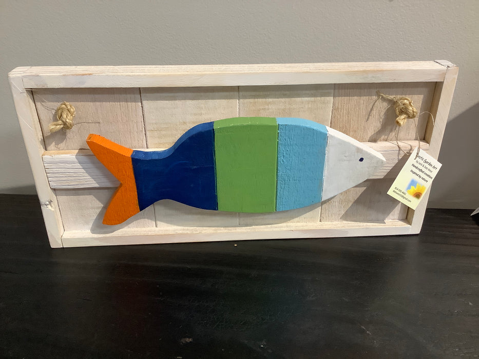 Framed pallet fish
