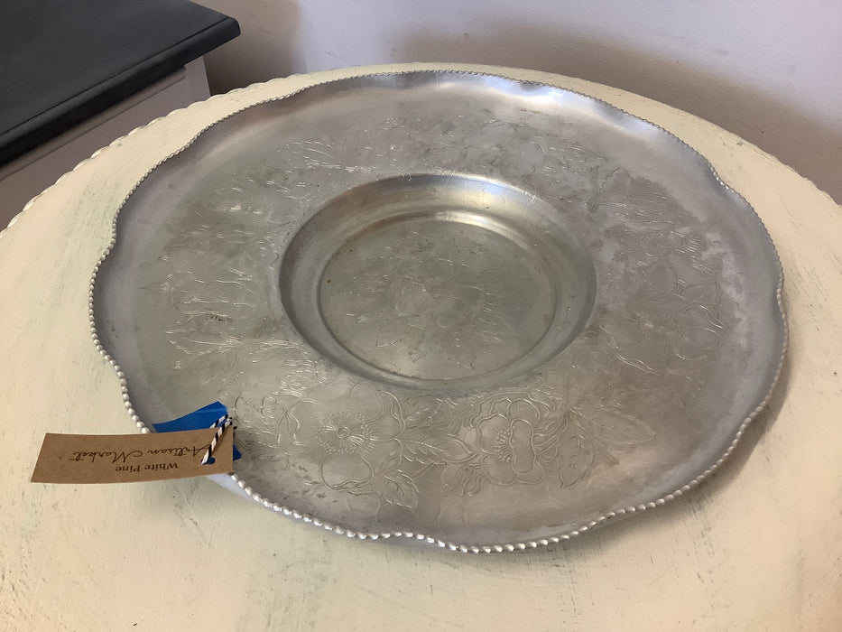 Aluminum flower etched dish