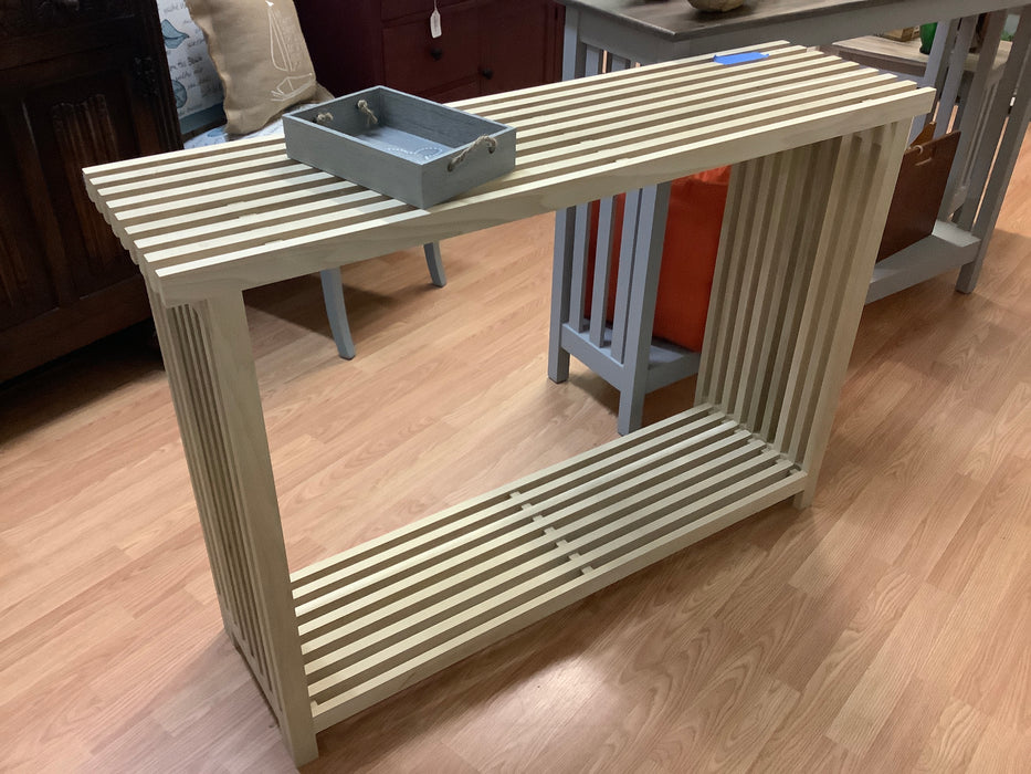 Slatted console