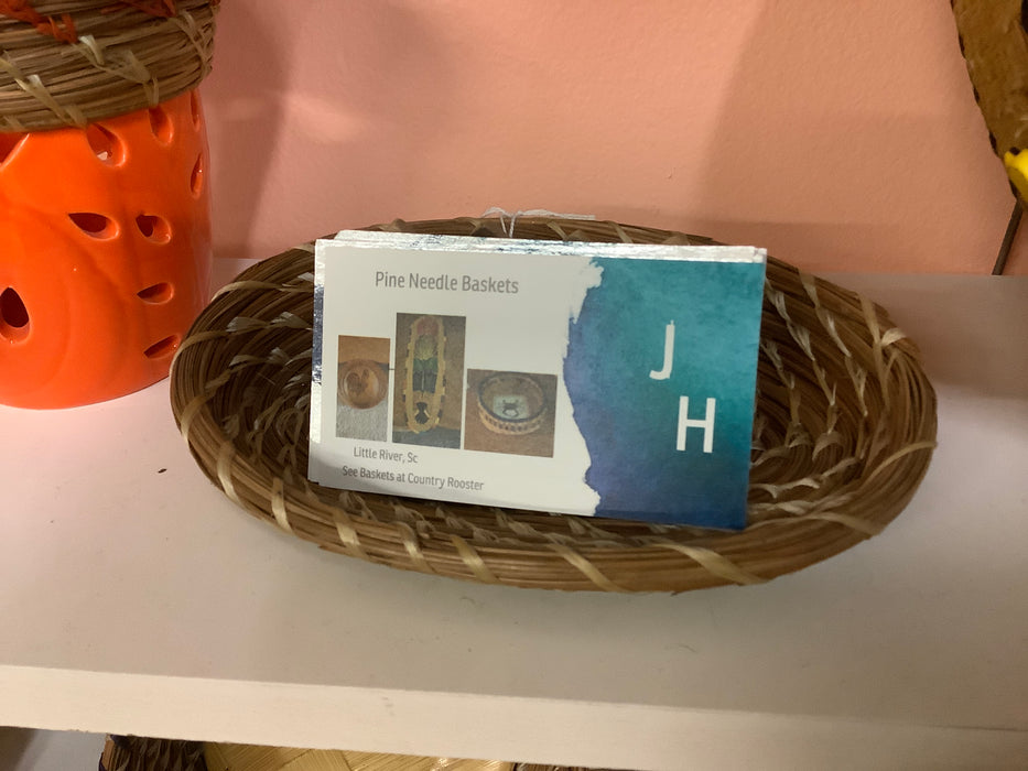 Picket fence pine needle business card holder