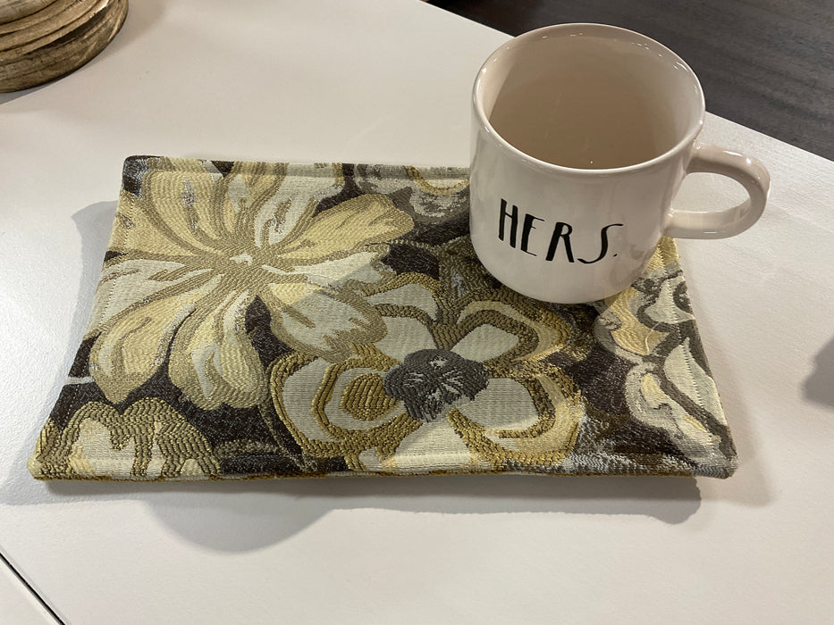 Mug rugs