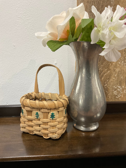 Small decorative basket