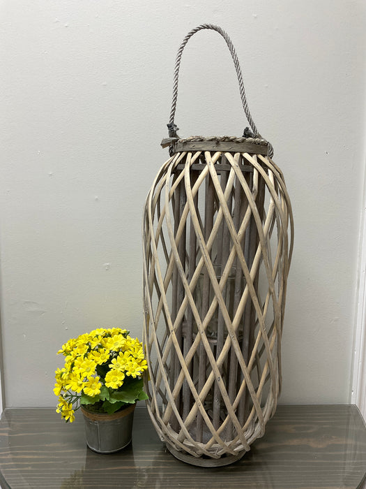 Wicker wide lantern