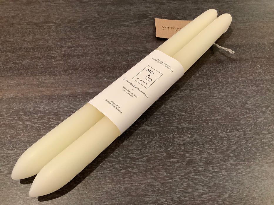 Beeswax tapered candle
