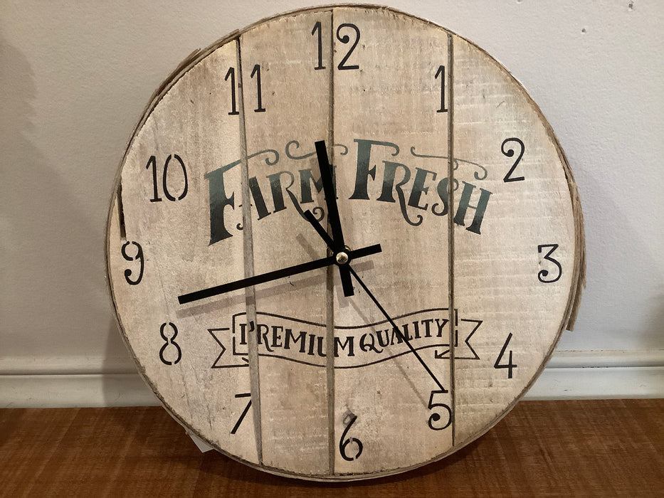 Cheese lid clock
