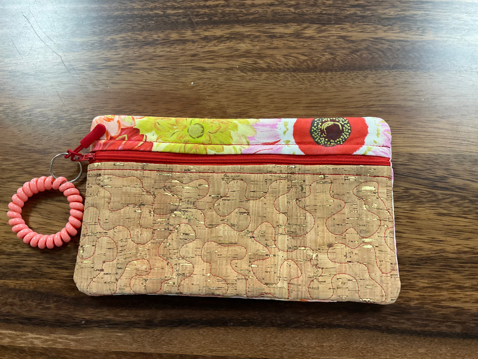 Wristlet purse