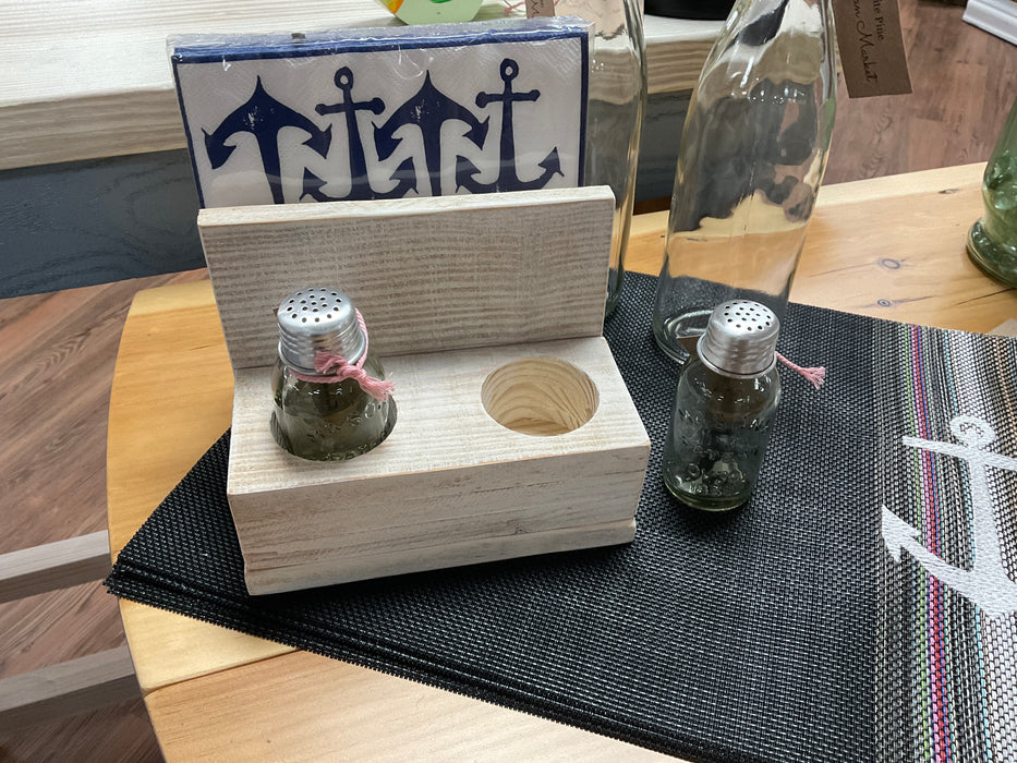 Pallet wood napkin holder