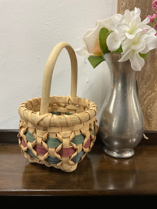 Small decorative basket