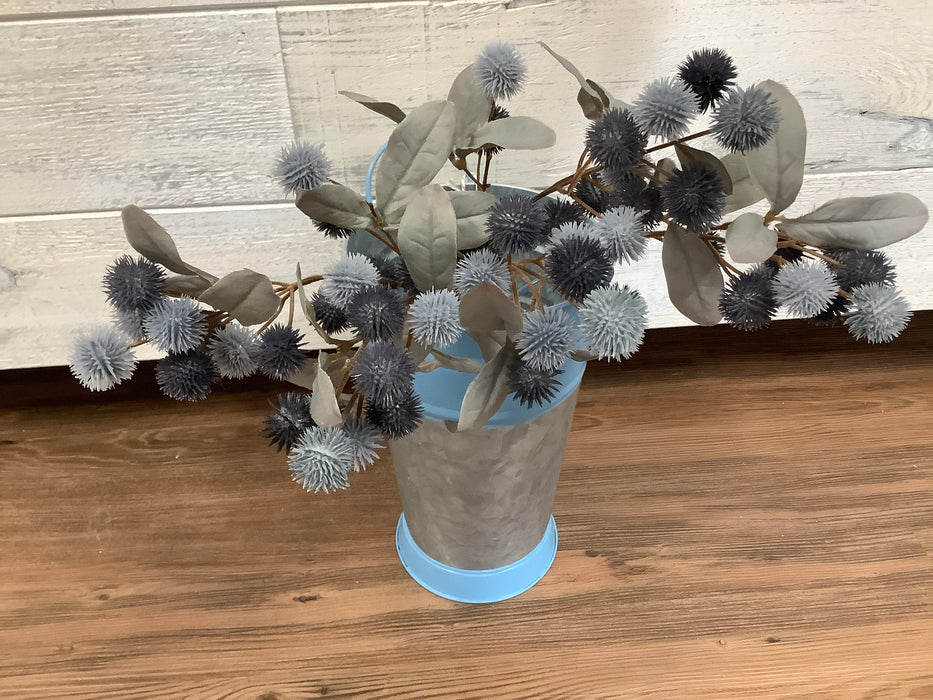 Artificial globe thistles