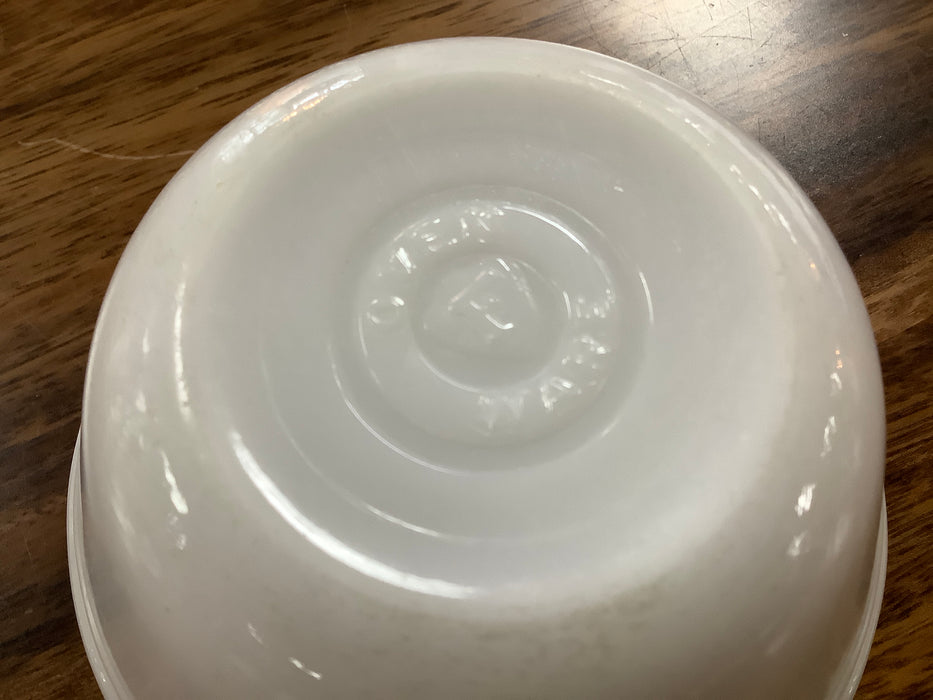 Federal Glass white ovenware bowl