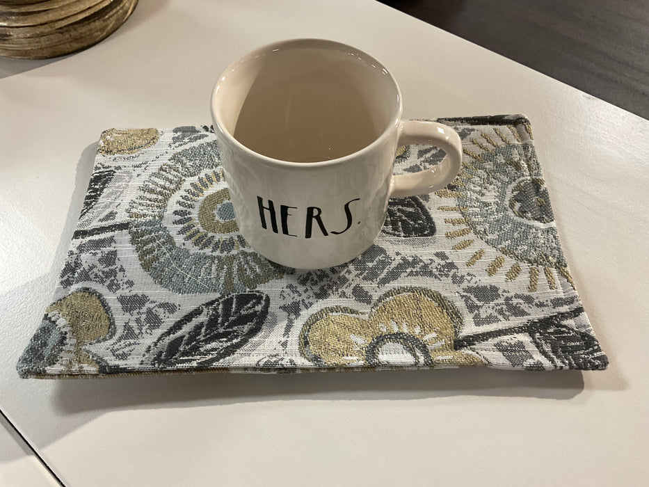 Mug rugs