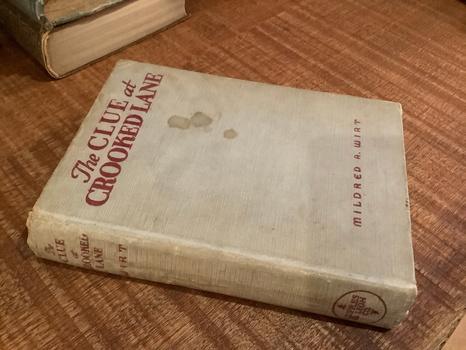 Vintage book - The clue at crooked lane