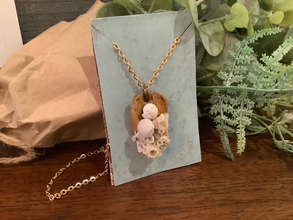 Driftwood shell necklace