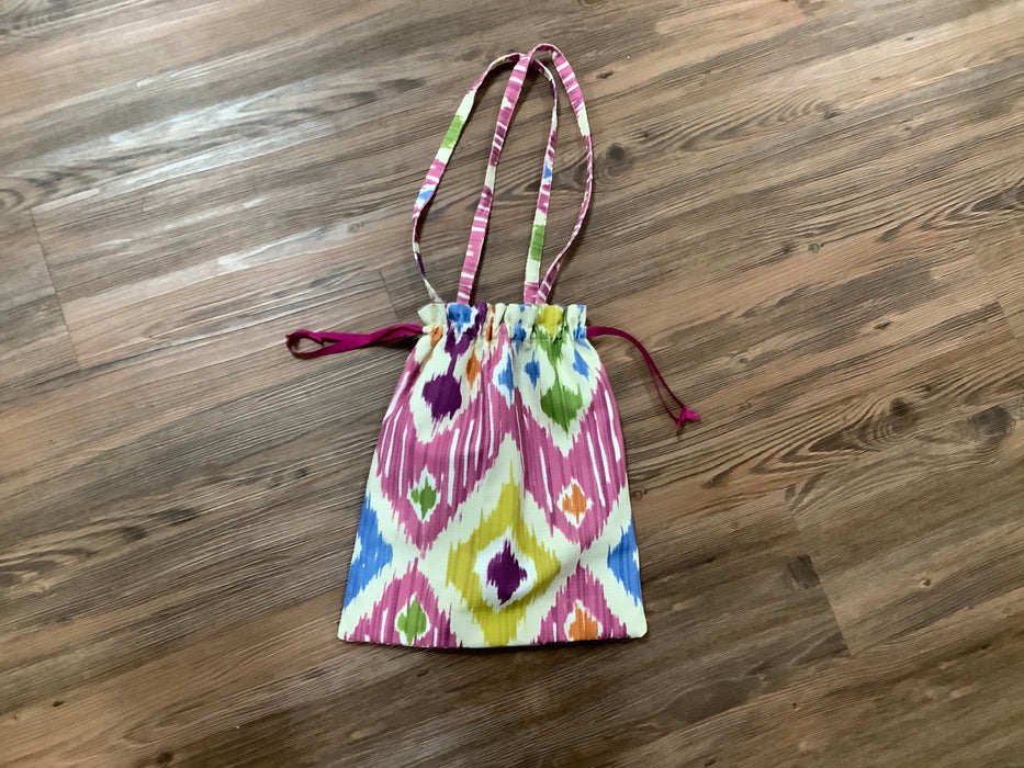 Drawstring tote