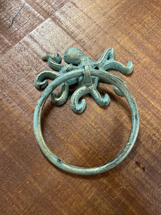 Decorative metal towel ring
