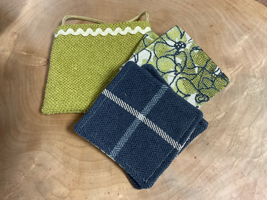 Small mug rug coaster set with bag