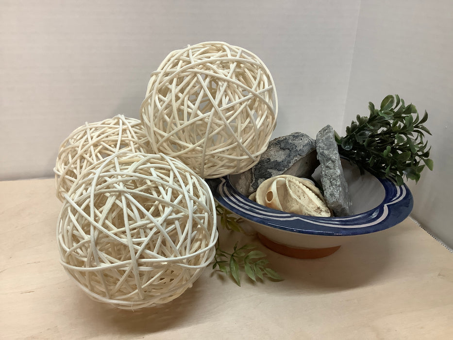 Rattan ball