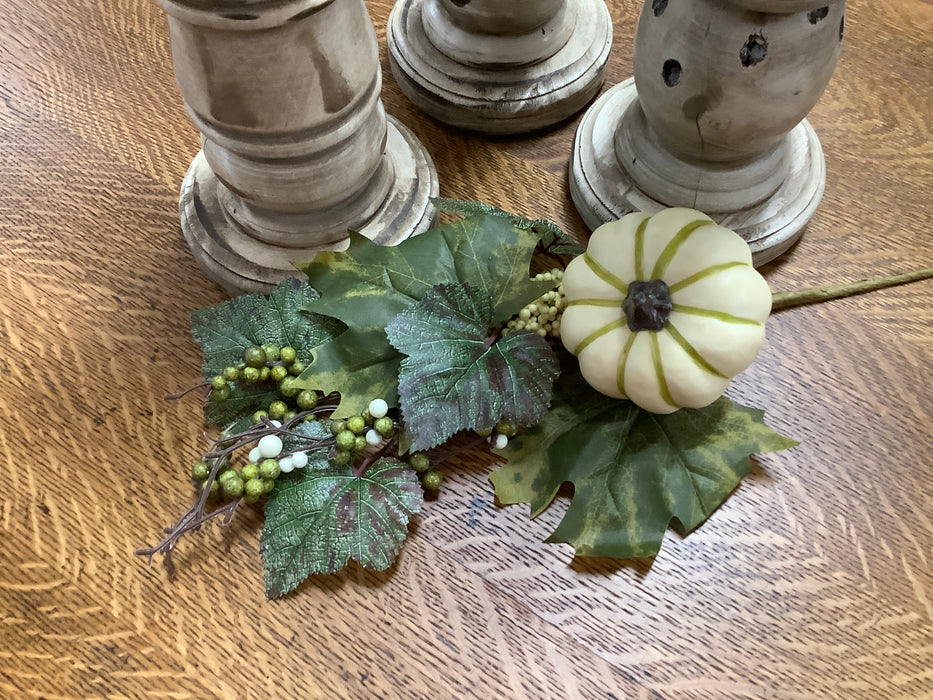 Pumpkin spray with berry - ivory