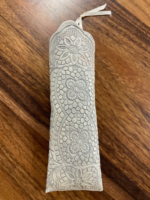 Bouquet holder wall pocket