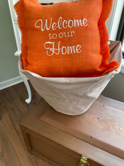 Wire basket with liner