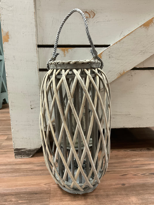 Wicker wide lantern